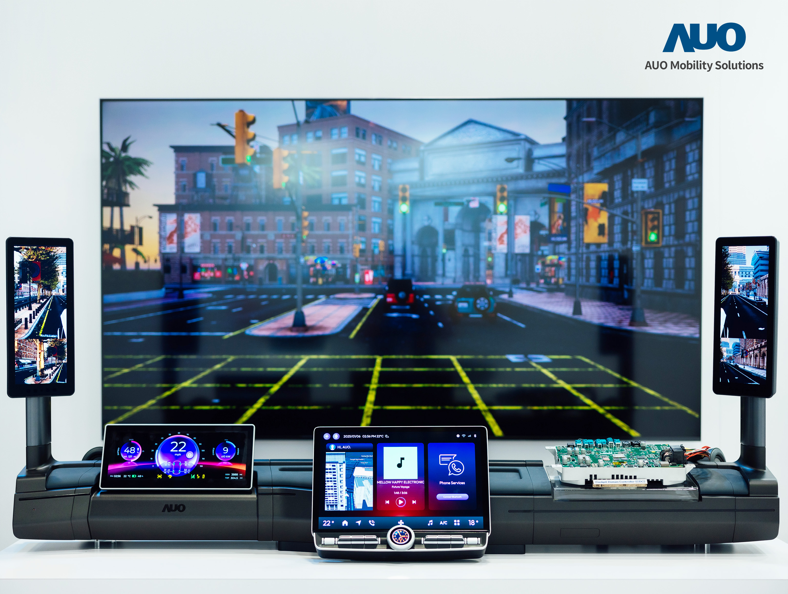 k1体育智慧行动推出智慧座舱域控平台，支持CDC、分区架构并整合AI运算模块，提供智能体感与座舱互动功能，驱动个人化座舱功能全面升级。