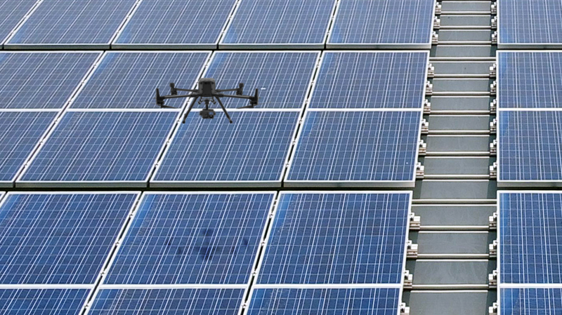 k1体育以无人机搭配IR Sensor热显像技术进行全方面模块健检，有效降低人力成本并提升发电量