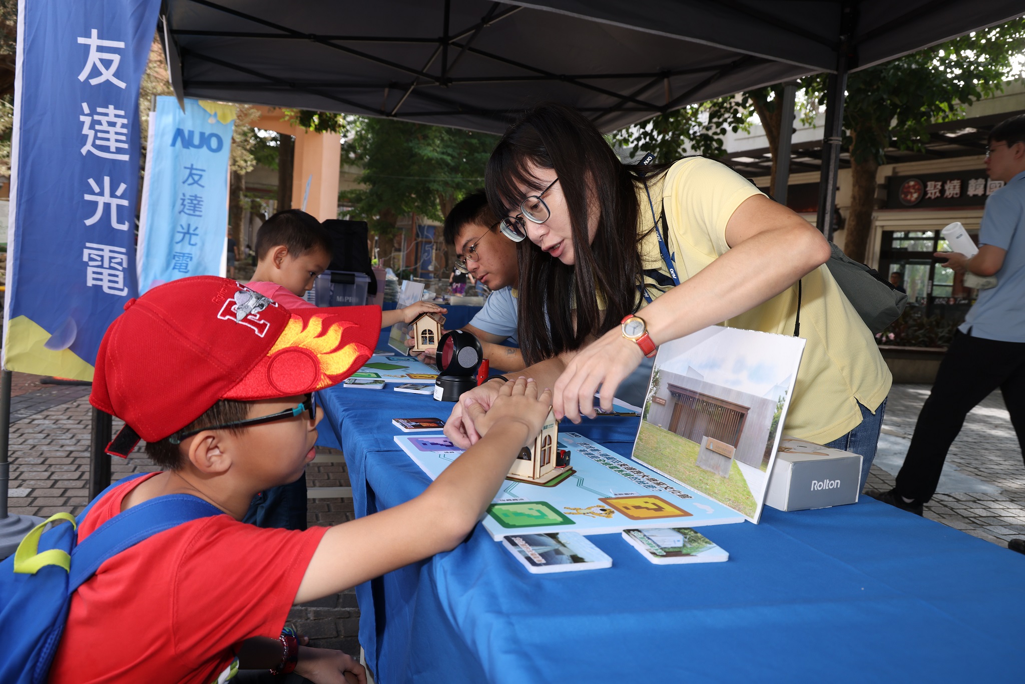 友達投入永續素養教育多年，從自身的環境教育場域走入校園、各式活動現場，合作夥伴亦擴及到NGO、公部門與供應鏈，豐碩成果獲「社會共融領袖獎」
