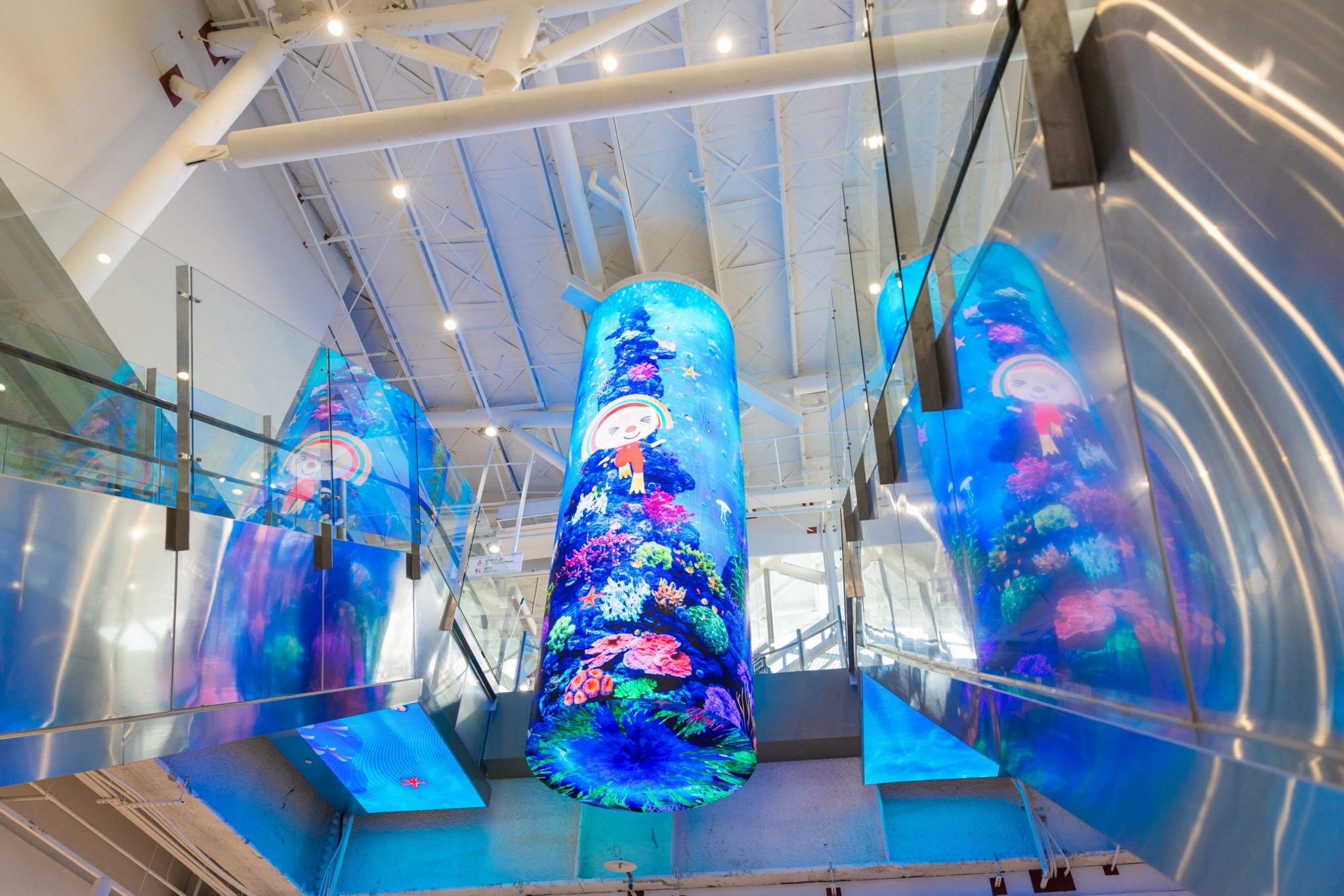 達擎與傑可達整合先進顯示技術與軟硬體應用服務，提供一系列大型LED顯示解決方案，為全新改裝開幕的「清水服務區」佈局嶄新視覺體驗。